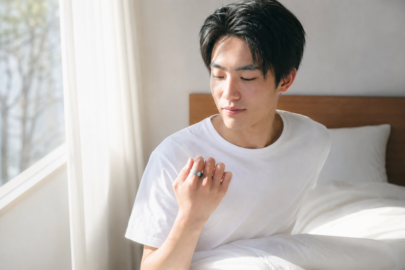 スマートリングとアプリ画面の俯瞰レイアウト
