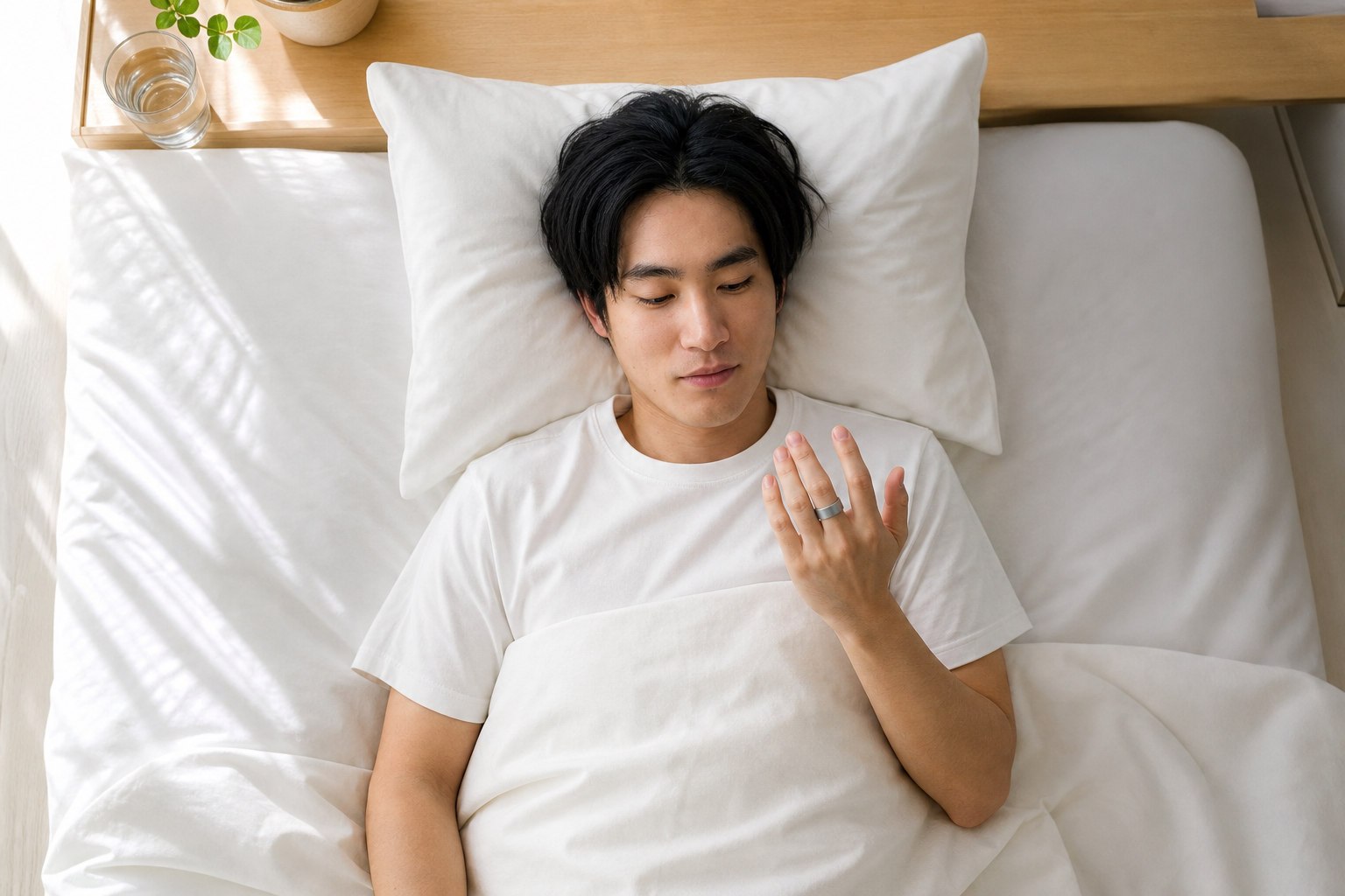 睡眠スコアと翌日のパフォーマンスをスマートリングで確認する朝の情景