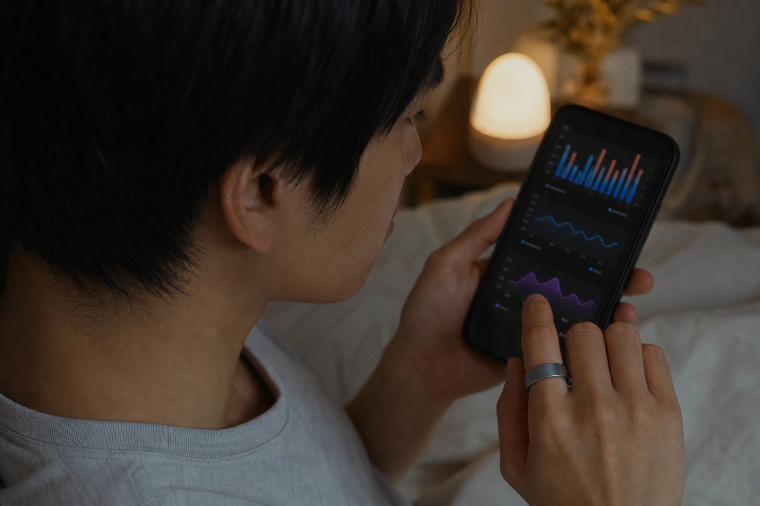 スマートリングと睡眠スコアアプリの画面